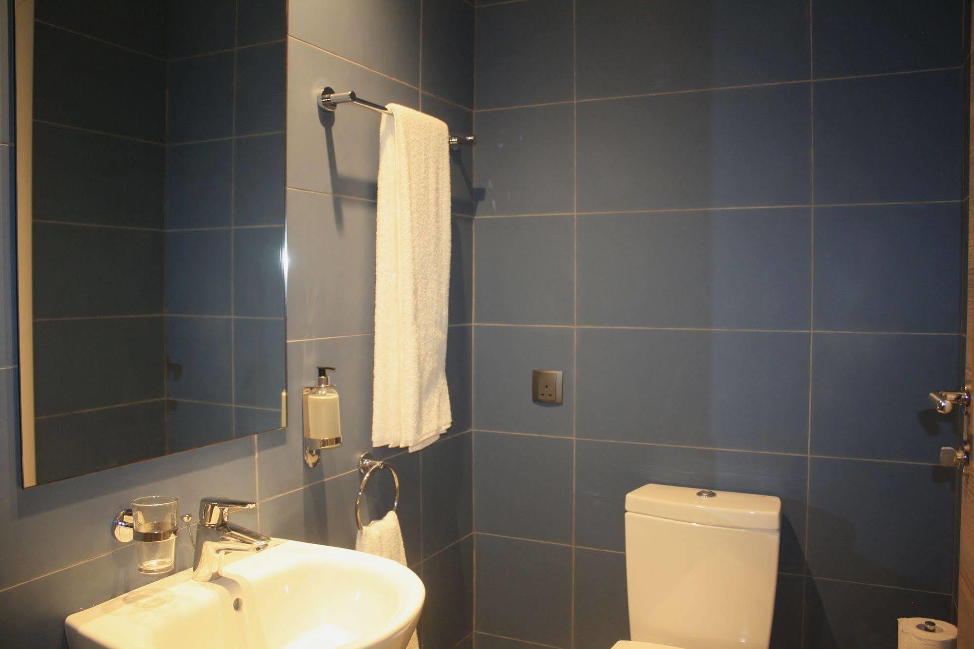 Urbano Hotel By Roots Wiaboman Bagian luar foto