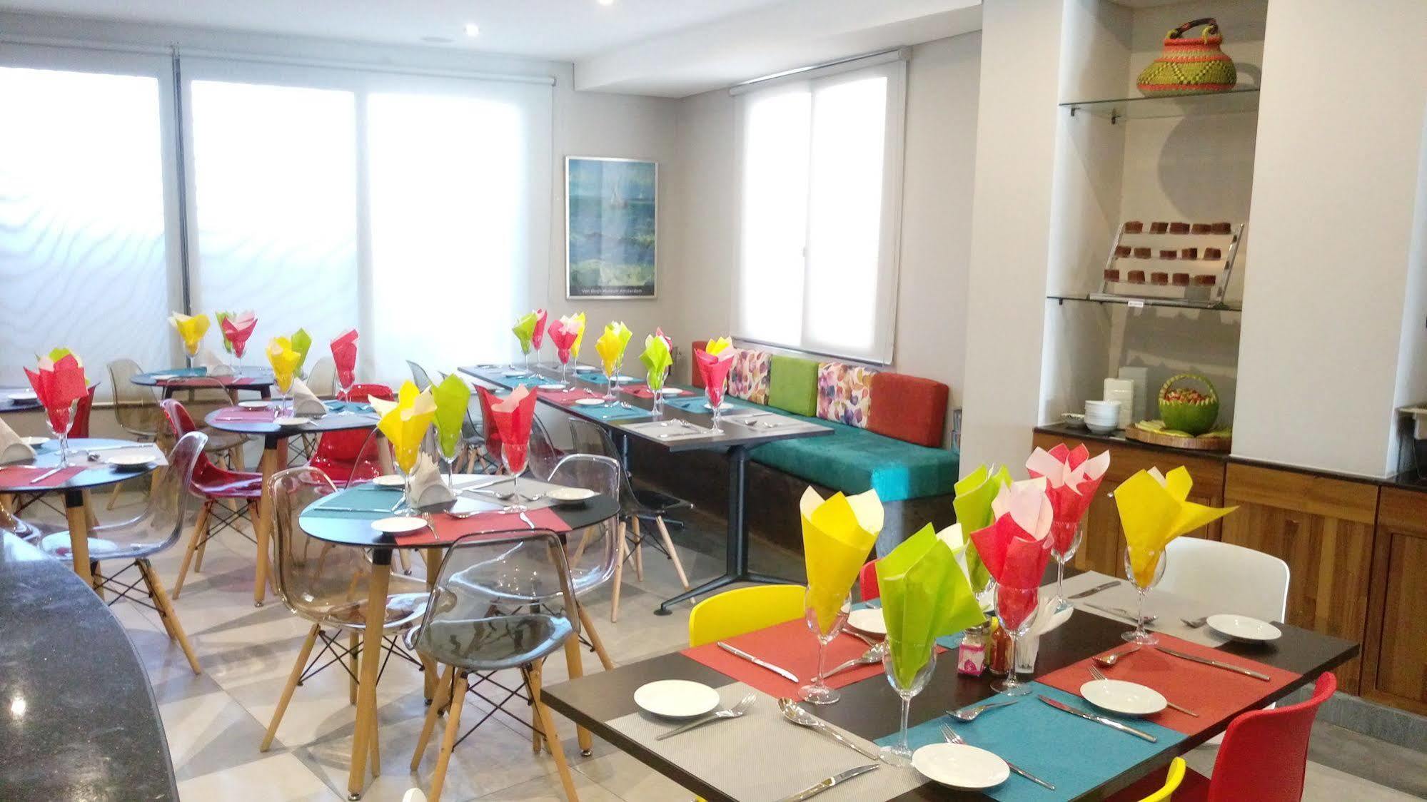 Urbano Hotel By Roots Wiaboman Bagian luar foto